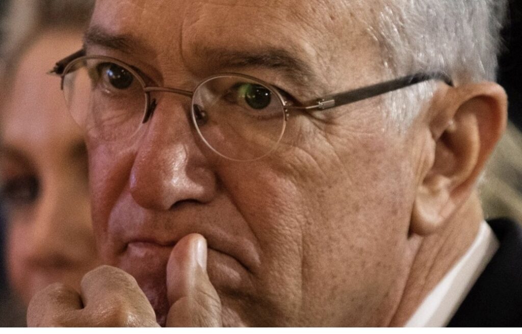 SALINAS PLIEGO PAGA FIANZA MILLONARIA PARA ELUDIR ORDEN DE ARRESTO EN EE.UU.: REPORTA BLOOMBERG